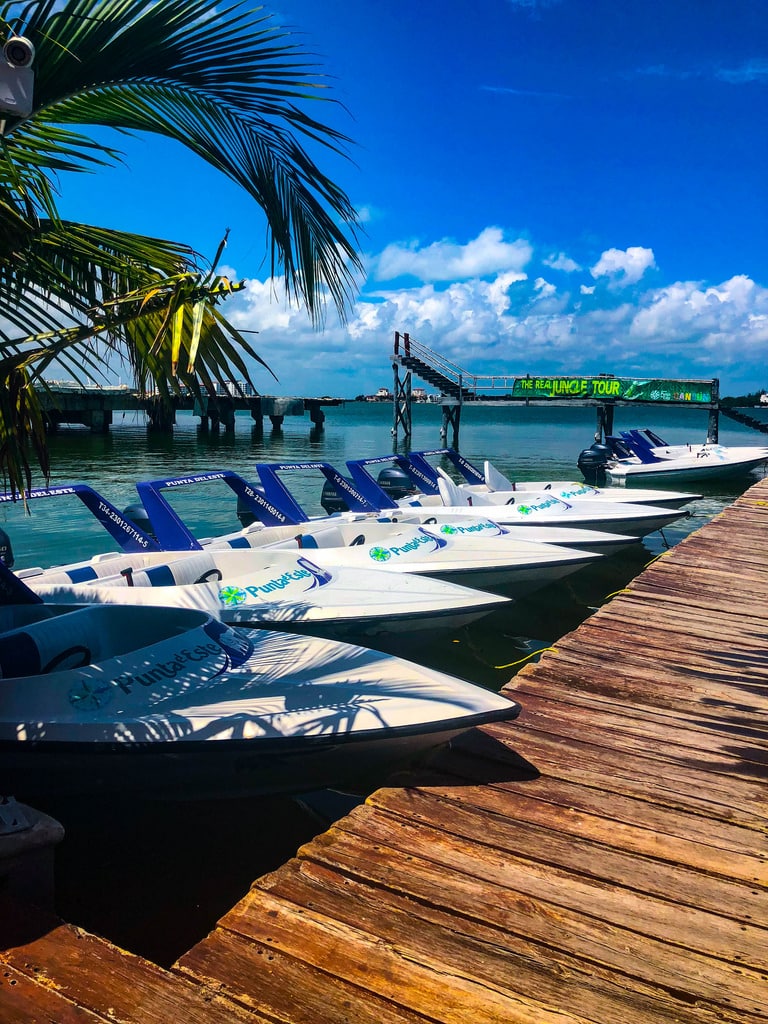 punta del este cancun hotel zone motorboat