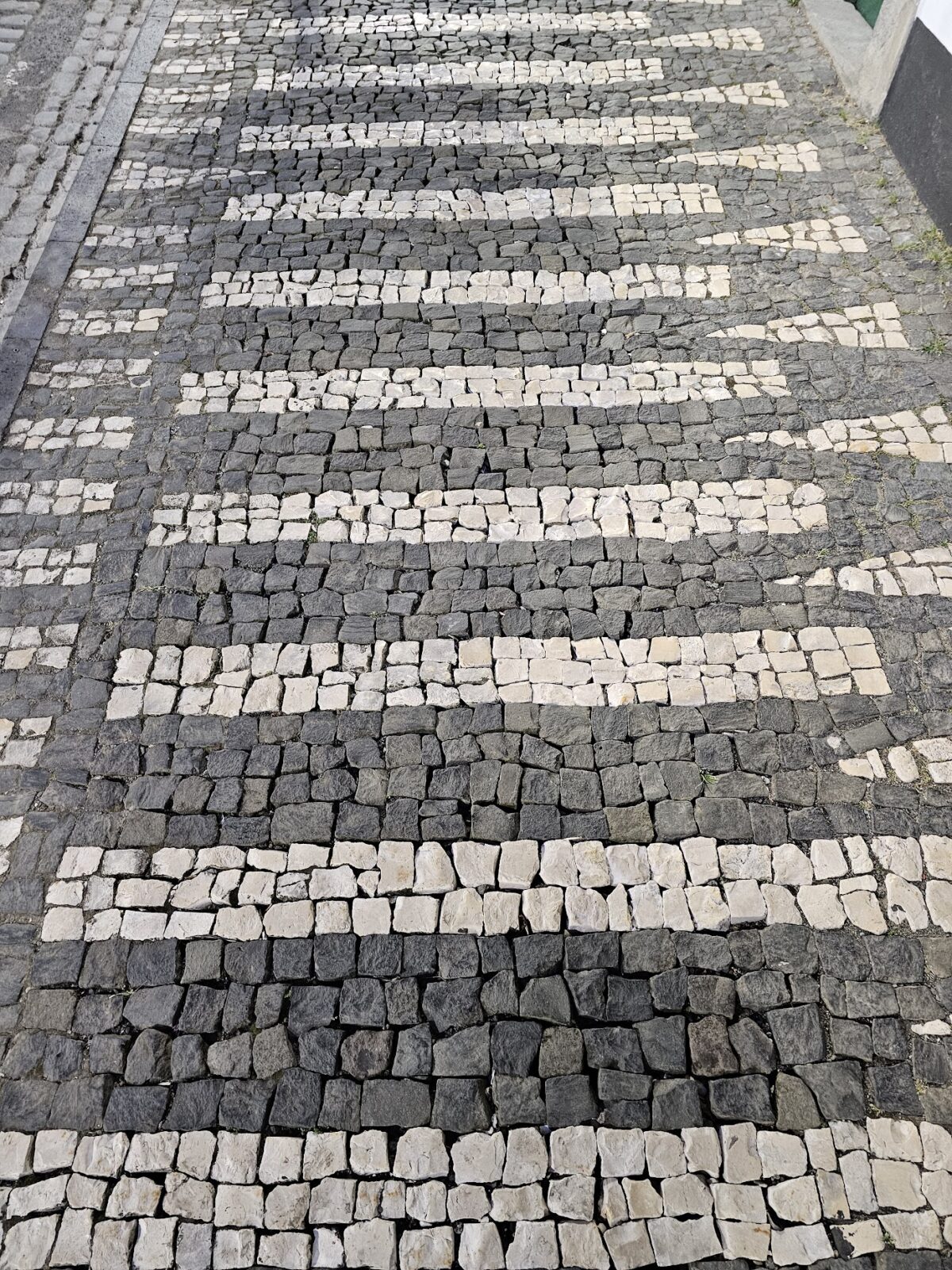 The Dying Art of Calçada Portuguesa - Unreal Earth
